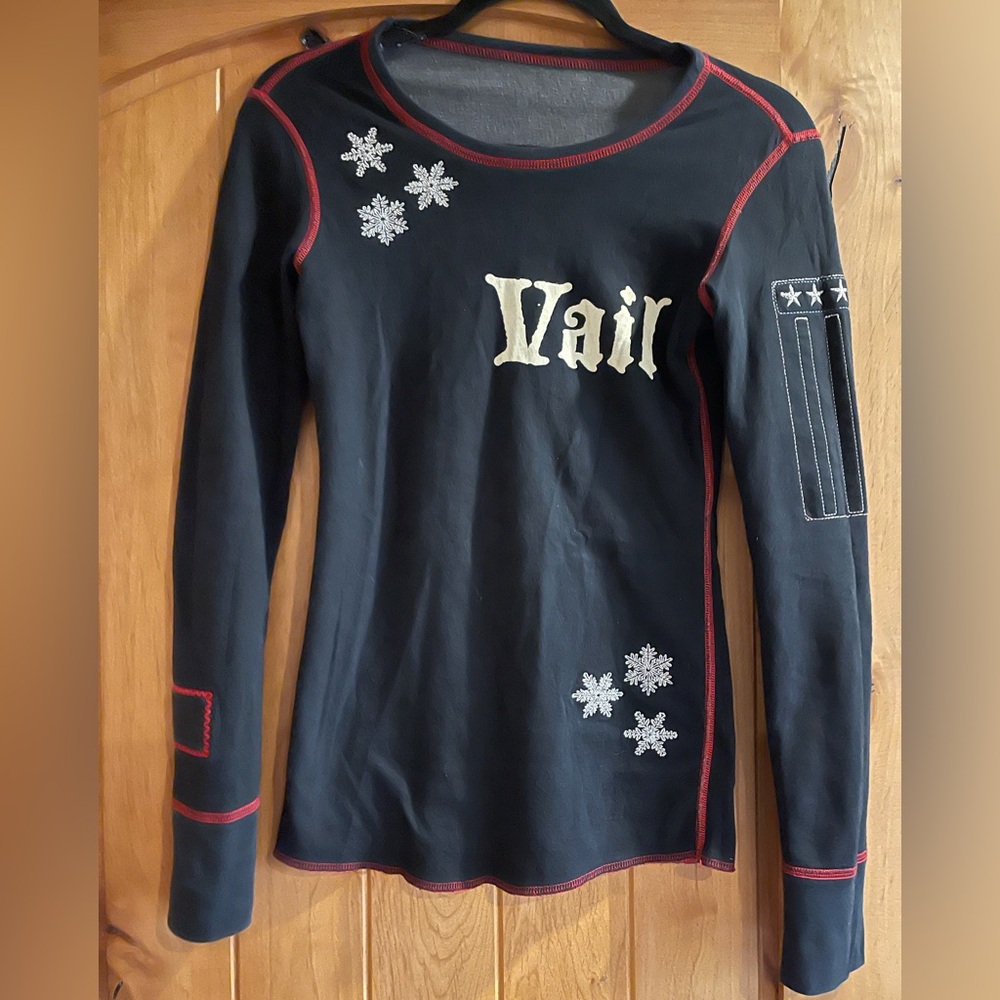 𝑨𝑳𝑷 -𝑵- 𝑹𝑶𝑪𝑲   𝐕𝐀𝐈𝐋   Long Sleeve Top